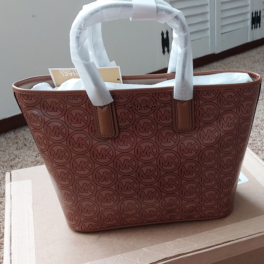 NWT Michael Kors purse
